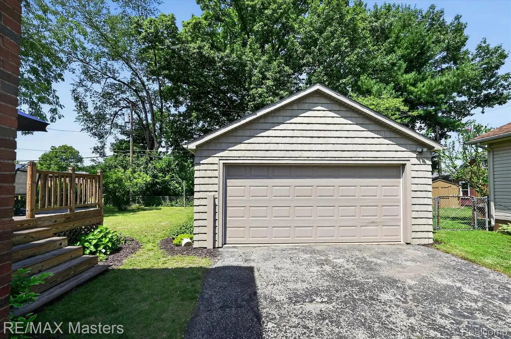 649 Borgess Avenue Monroe City MI 48162
