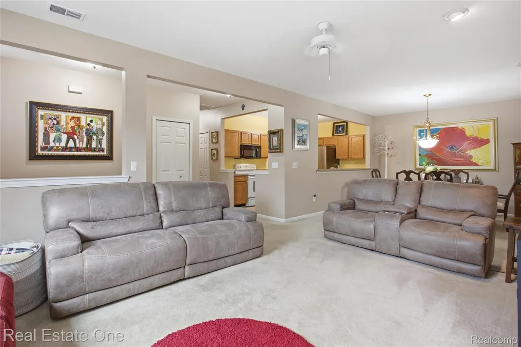 1828 Flagstone Circle Rochester City MI 48307