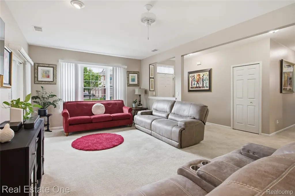 1828 Flagstone Circle Rochester City MI 48307