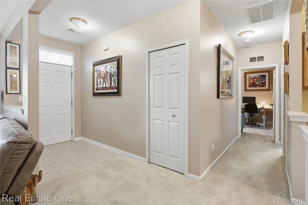 1828 Flagstone Circle Rochester City MI 48307
