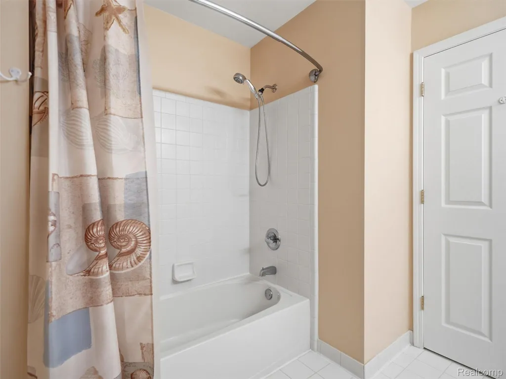 6394 Heron Park Way Independence Charter Township MI 48346