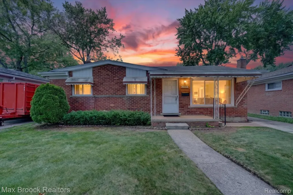 27659 Palmer Lane Madison Heights City MI 48071
