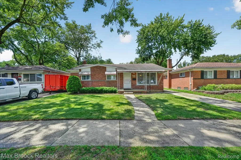 27659 Palmer Lane Madison Heights City MI 48071