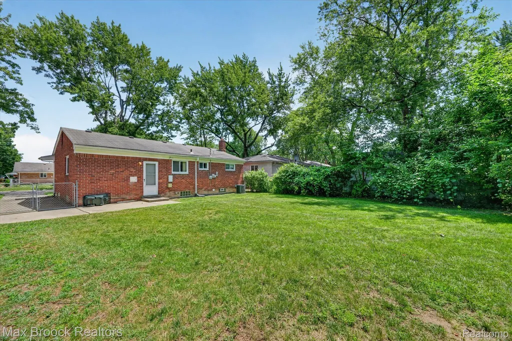 27659 Palmer Lane Madison Heights City MI 48071