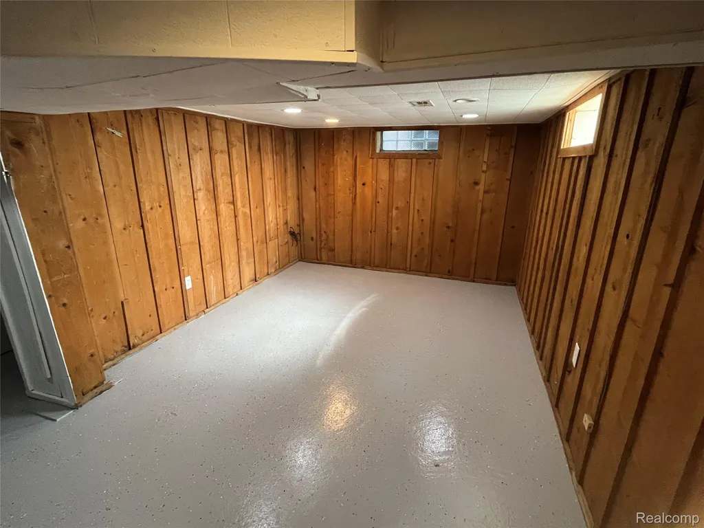 18307 Shaftsbury Avenue Detroit City MI 48219