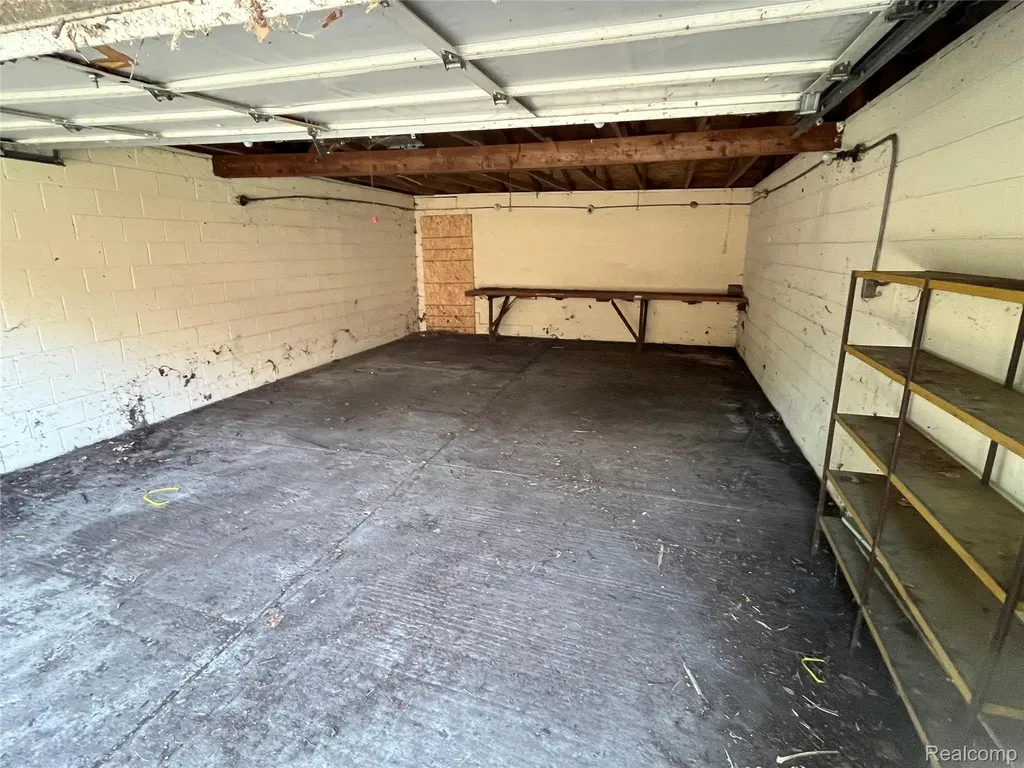 18307 Shaftsbury Avenue Detroit City MI 48219