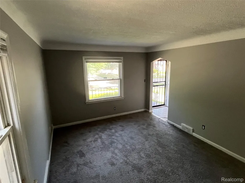18307 Shaftsbury Avenue Detroit City MI 48219