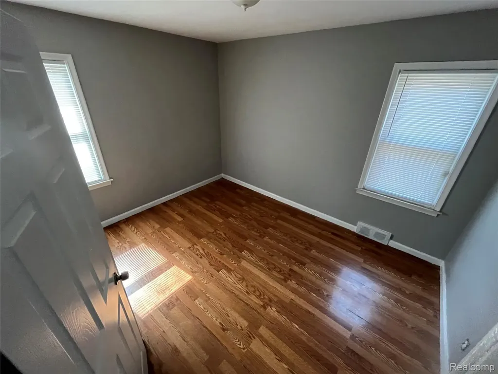 18307 Shaftsbury Avenue Detroit City MI 48219
