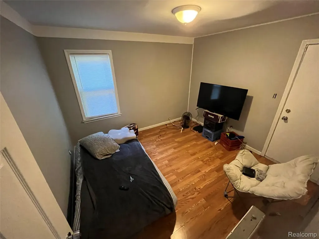 18307 Shaftsbury Avenue Detroit City MI 48219