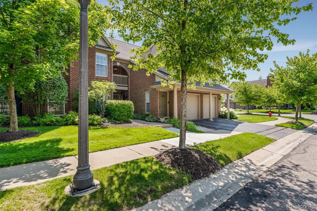 28126 Carlton Way Drive Novi City MI 48377