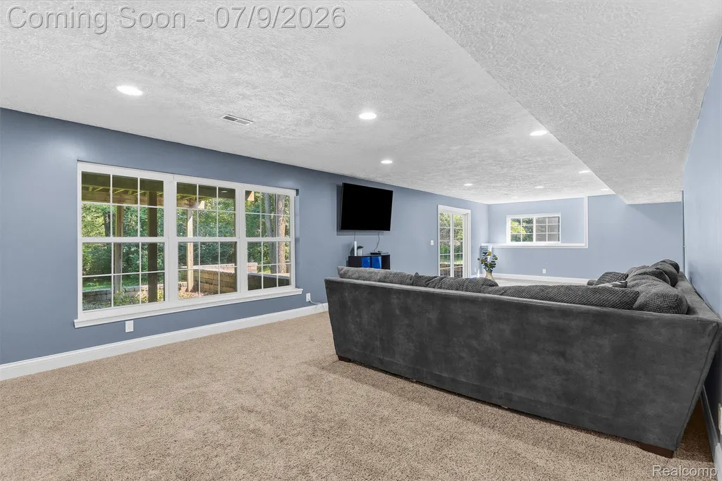 9285 Pine Walk Pass Argentine Township MI 48451