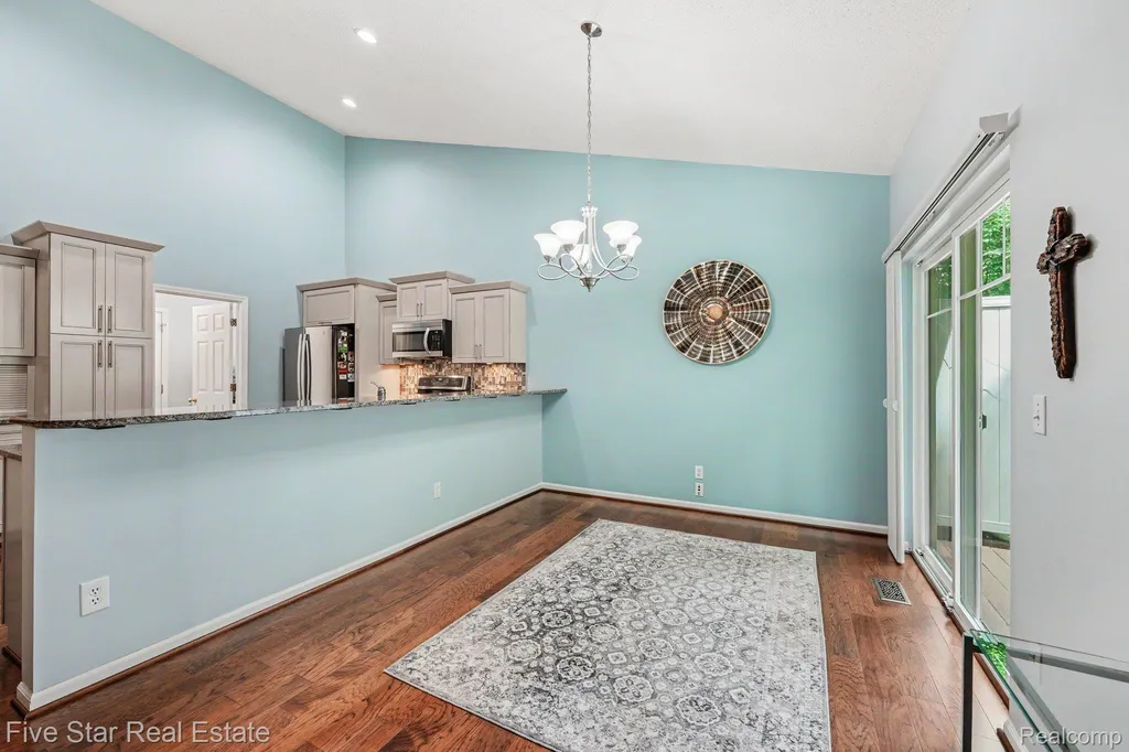 6838 Fox Lane Waterford Charter Township MI 48327
