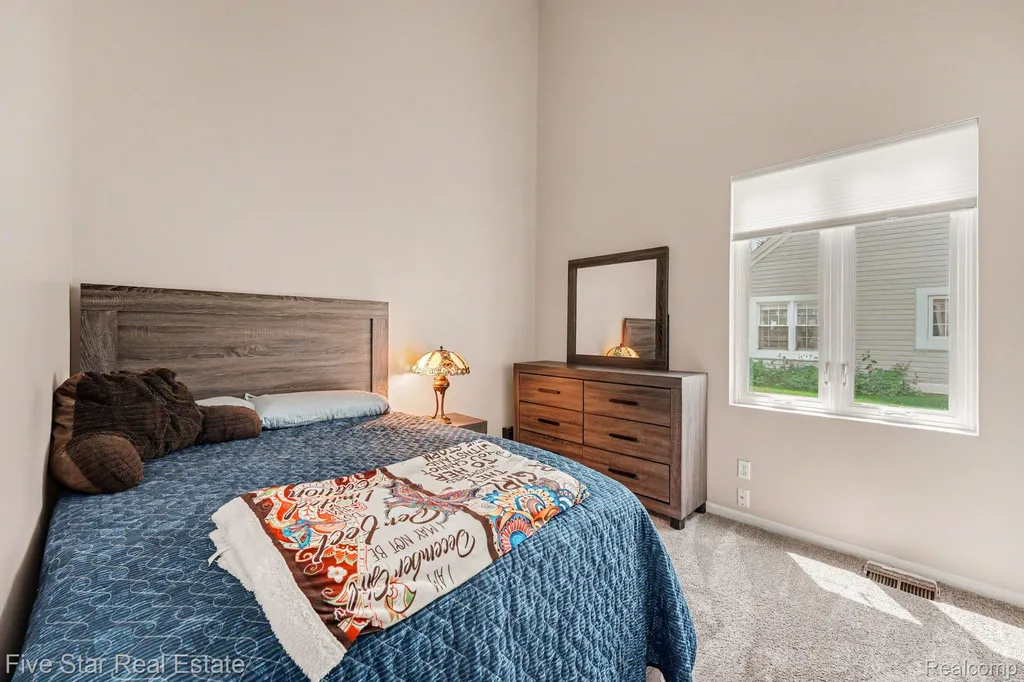 6838 Fox Lane Waterford Charter Township MI 48327