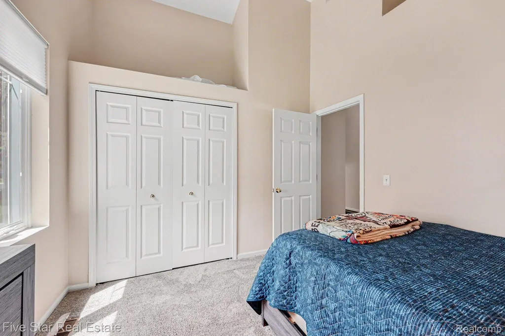 6838 Fox Lane Waterford Charter Township MI 48327