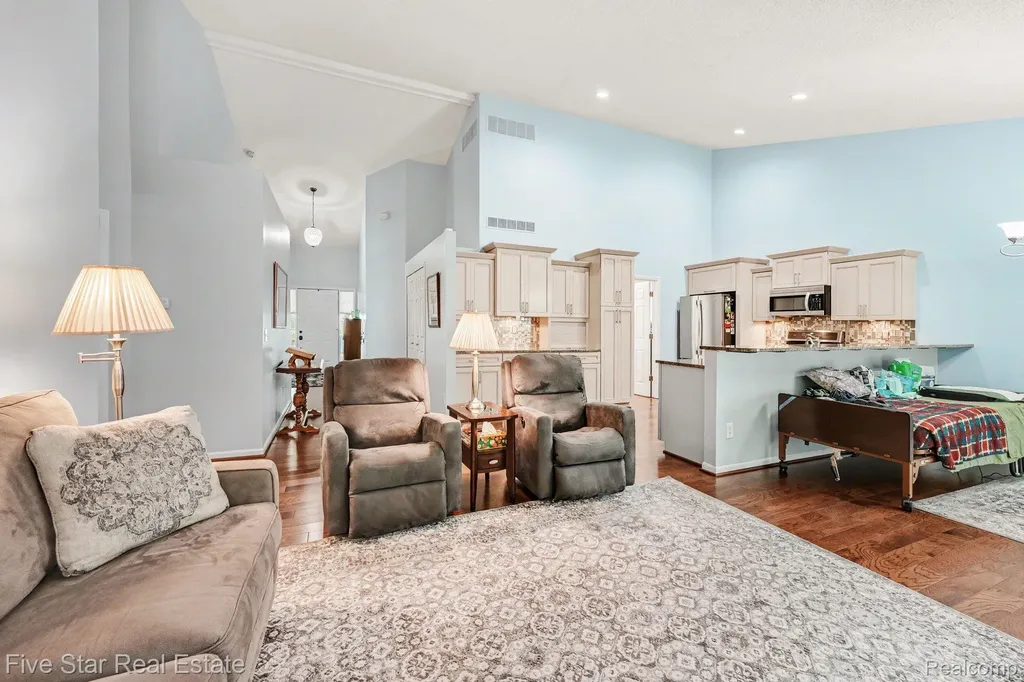 6838 Fox Lane Waterford Charter Township MI 48327