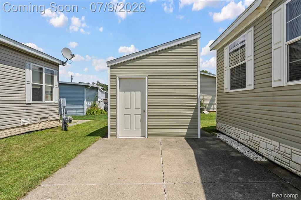 49770 Elk Trail Shelby Charter Township MI 48315