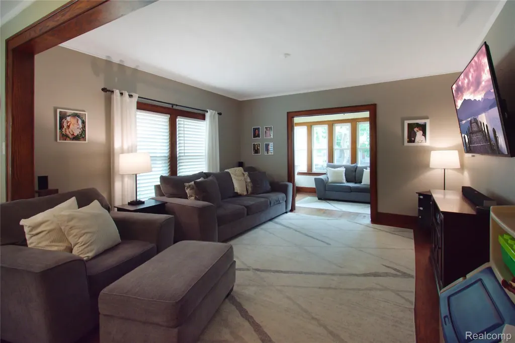 34 Moser Place Mt. Clemens City MI 48043