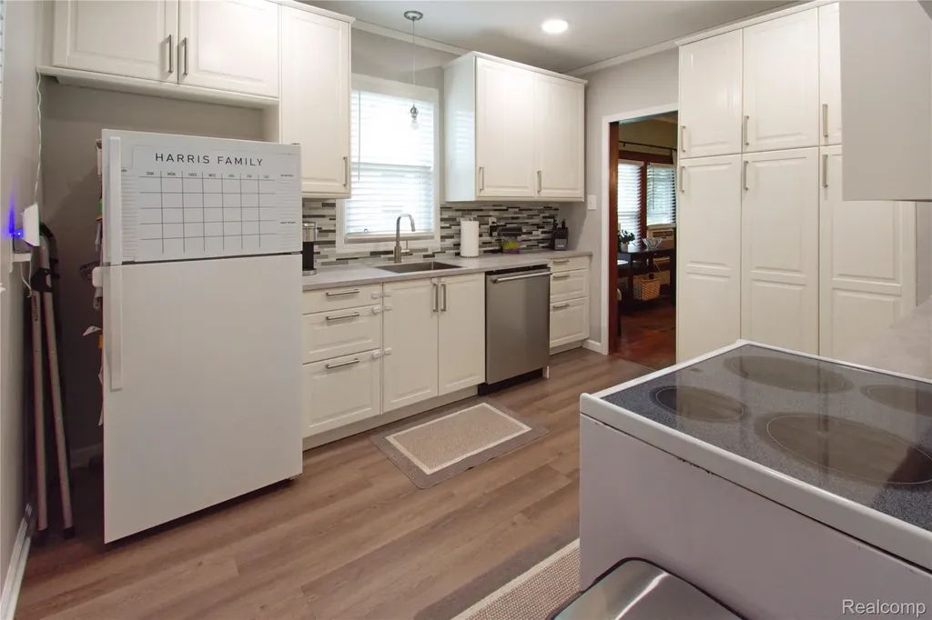 34 Moser Place Mt. Clemens City MI 48043