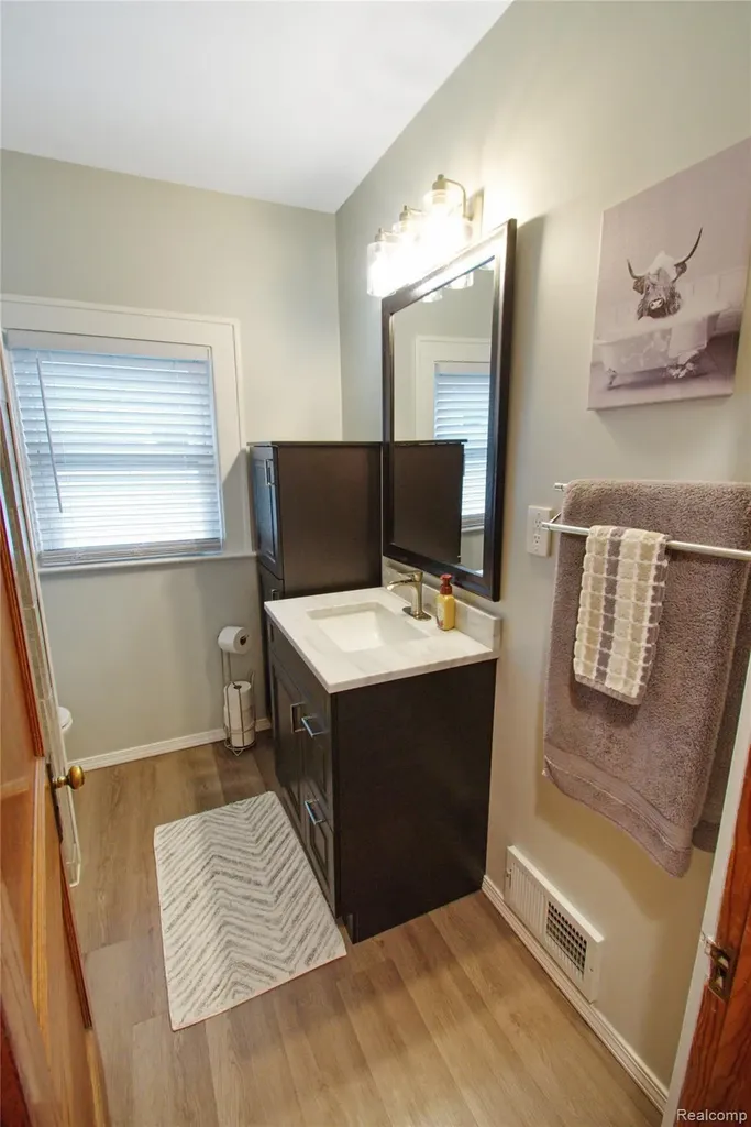 34 Moser Place Mt. Clemens City MI 48043