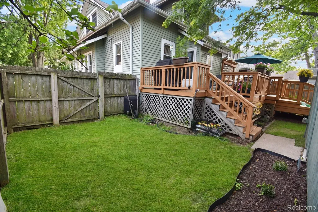 34 Moser Place Mt. Clemens City MI 48043