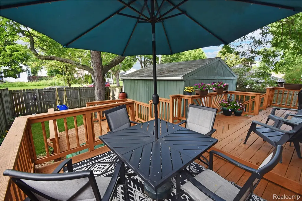 34 Moser Place Mt. Clemens City MI 48043