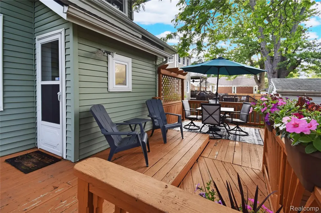 34 Moser Place Mt. Clemens City MI 48043