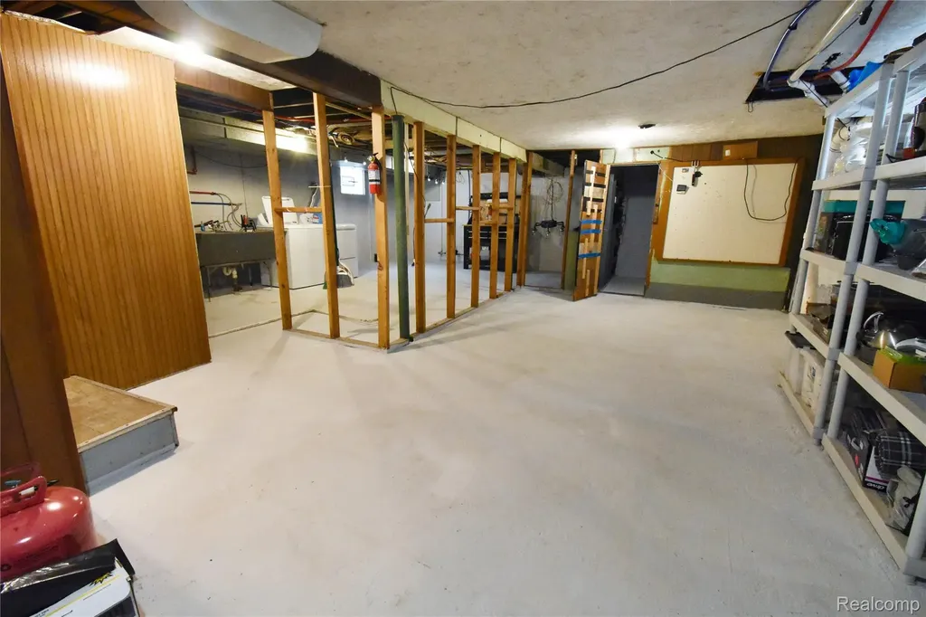 34 Moser Place Mt. Clemens City MI 48043