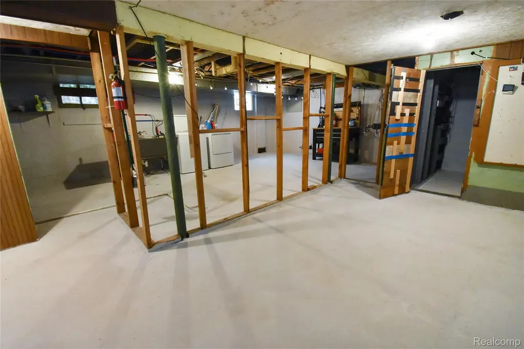 34 Moser Place Mt. Clemens City MI 48043