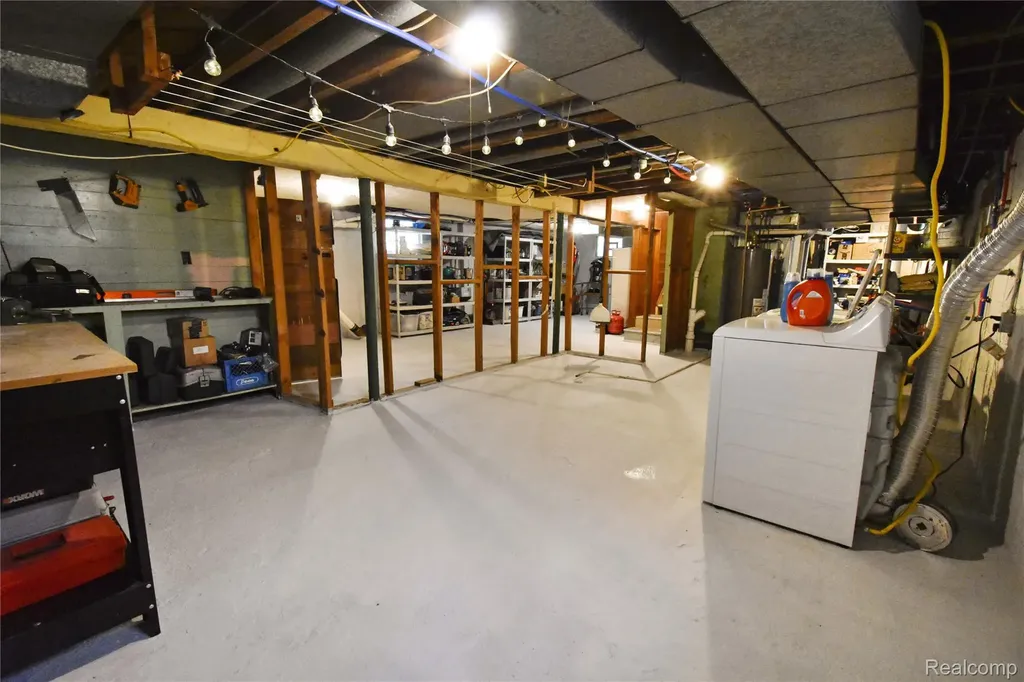 34 Moser Place Mt. Clemens City MI 48043