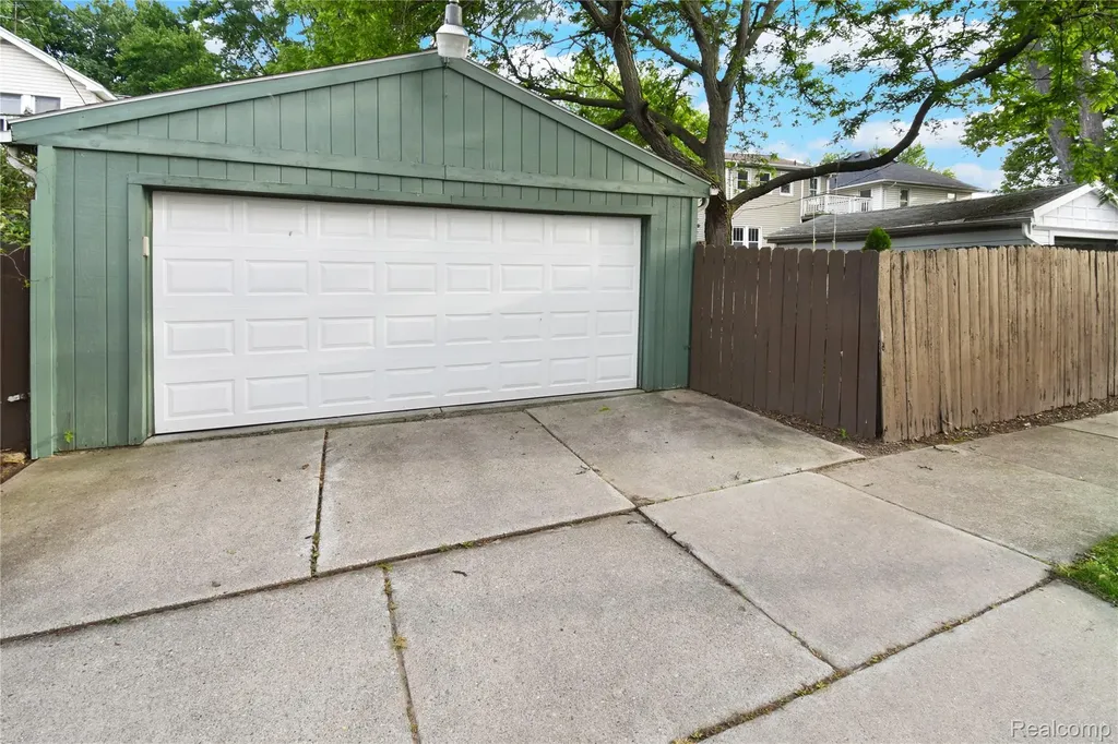 34 Moser Place Mt. Clemens City MI 48043