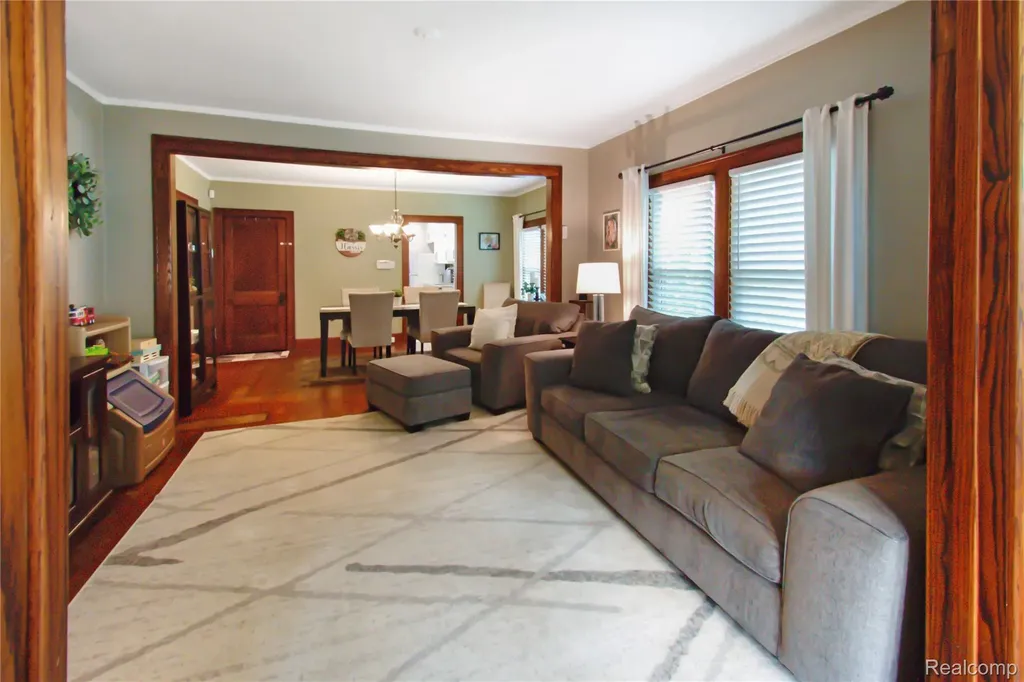34 Moser Place Mt. Clemens City MI 48043
