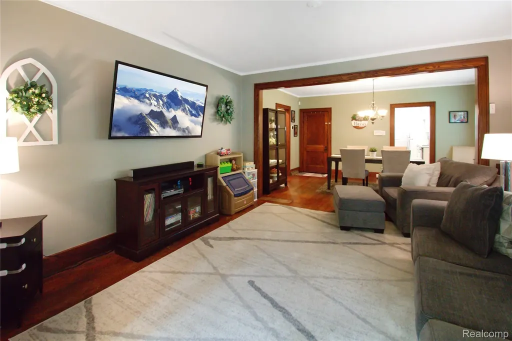 34 Moser Place Mt. Clemens City MI 48043
