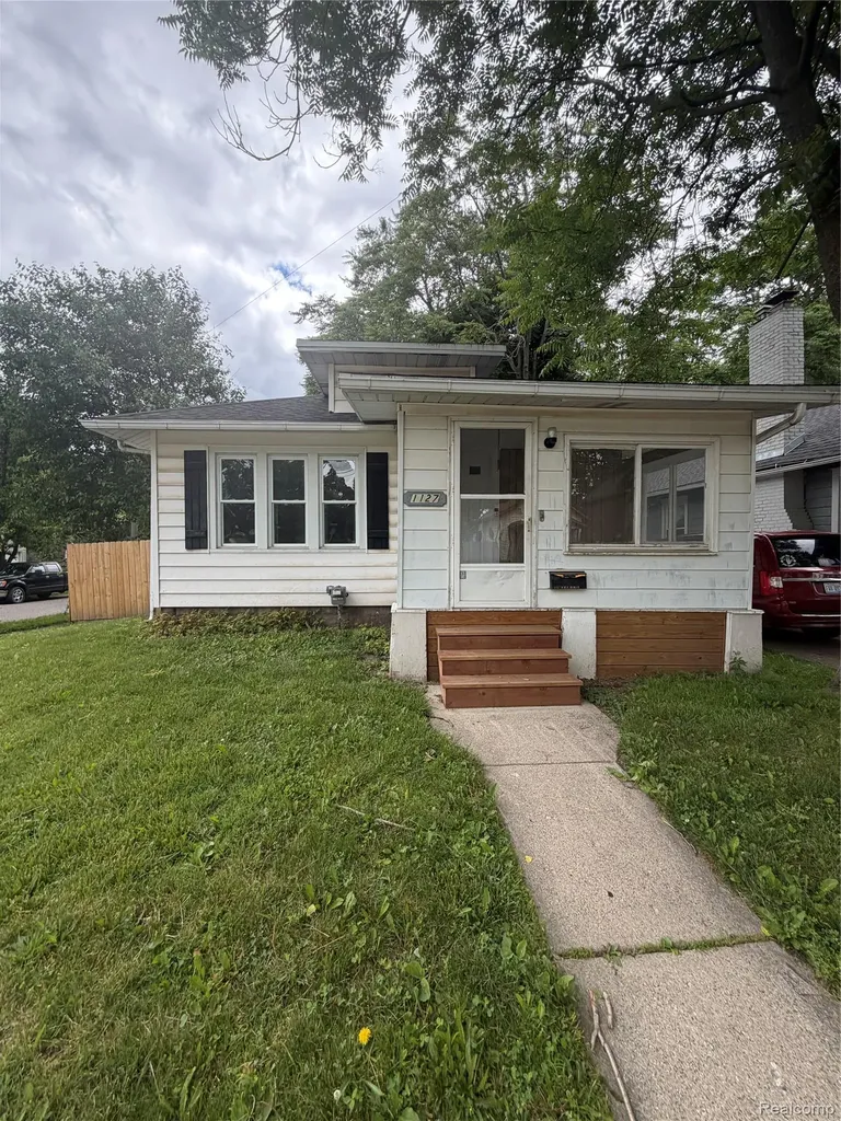 1127 N Martin Luther King Jr. Boulevard Lansing City MI 48915