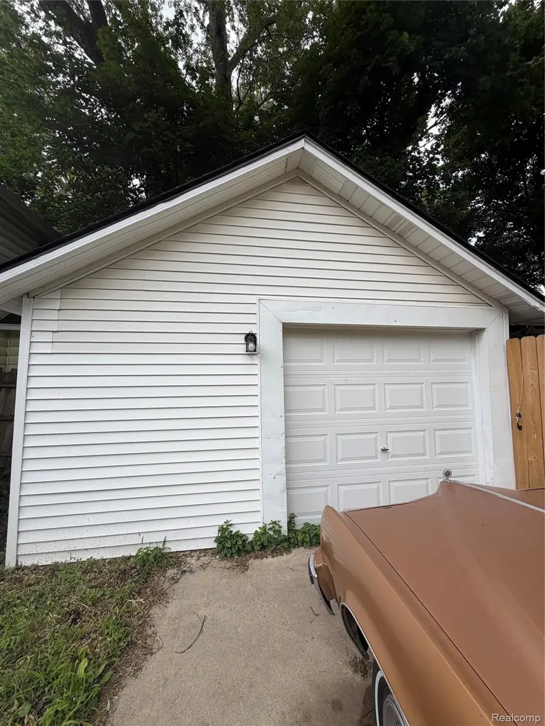1127 N Martin Luther King Jr. Boulevard Lansing City MI 48915