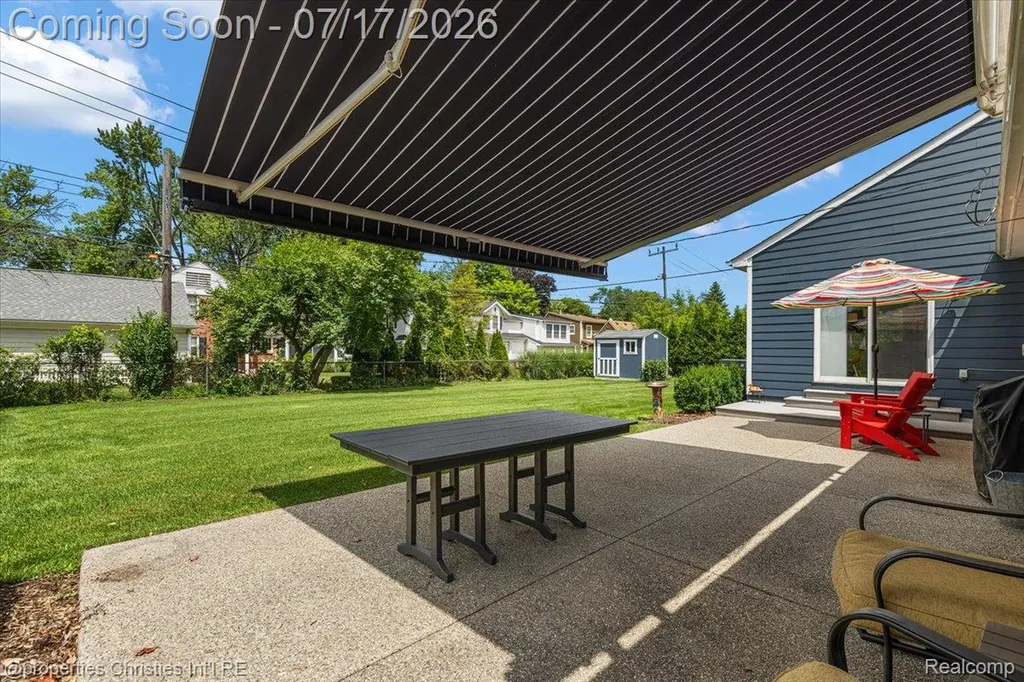18244 Beverly Road Beverly Hills Village MI 48025