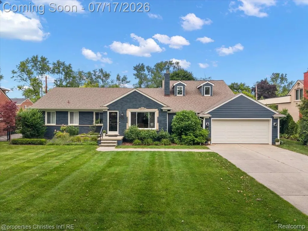 18244 Beverly Road Beverly Hills Village MI 48025