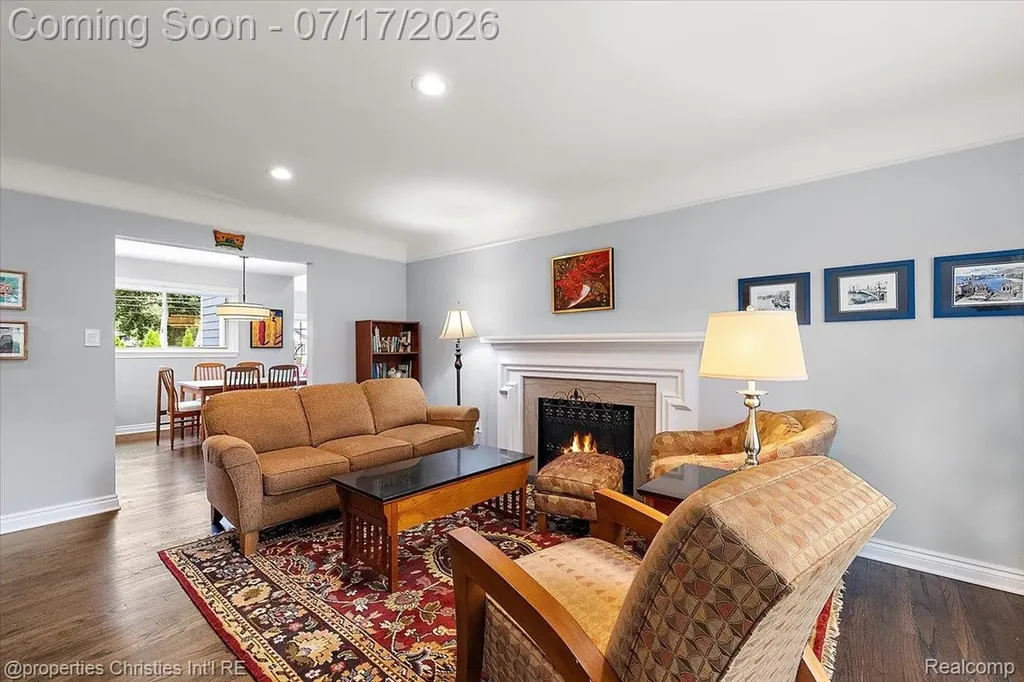 18244 Beverly Road Beverly Hills Village MI 48025