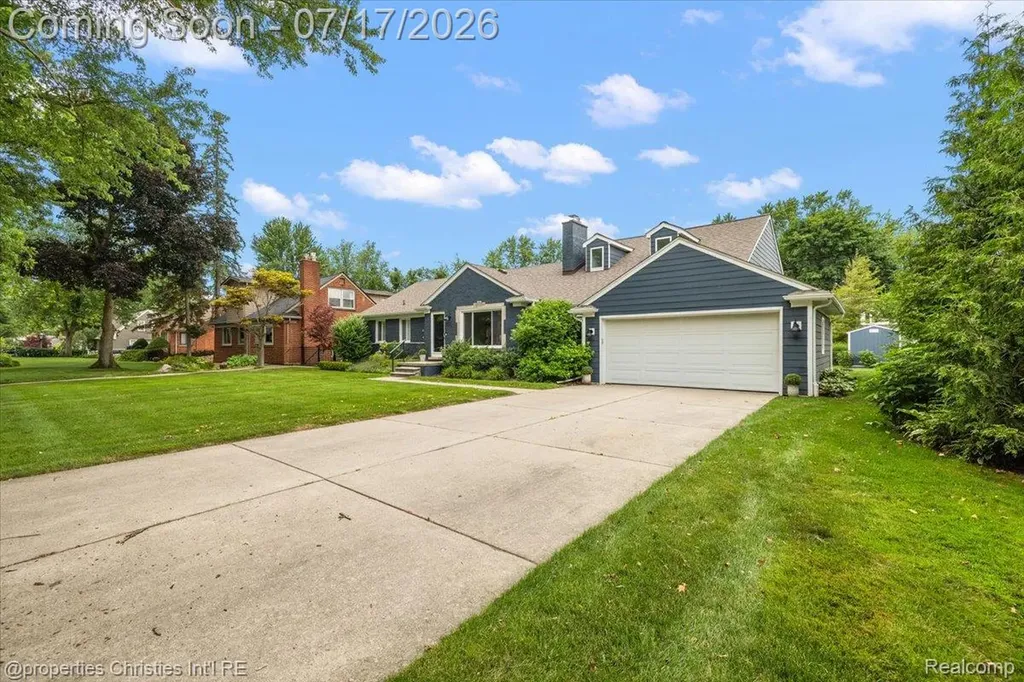 18244 Beverly Road Beverly Hills Village MI 48025