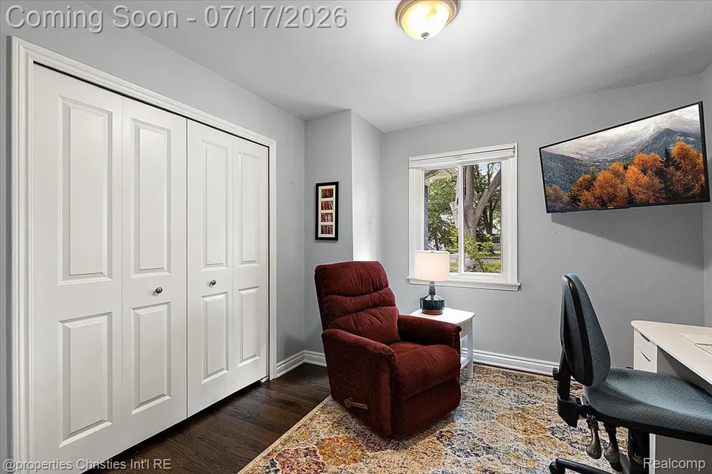 18244 Beverly Road Beverly Hills Village MI 48025