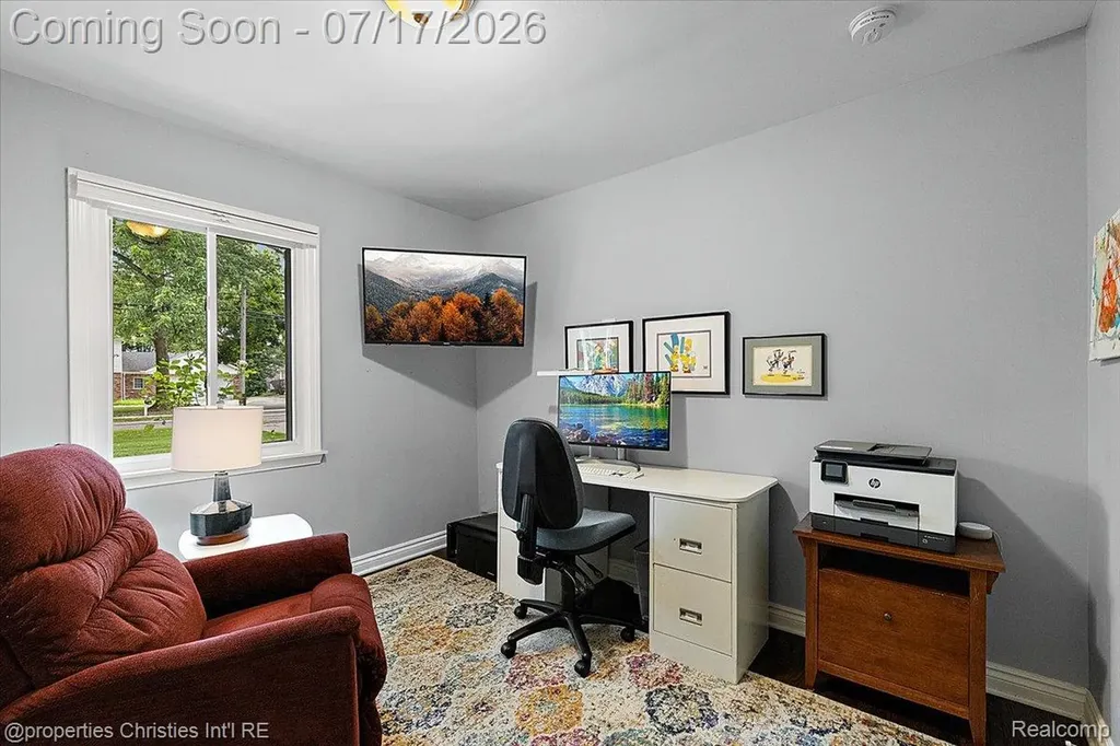 18244 Beverly Road Beverly Hills Village MI 48025