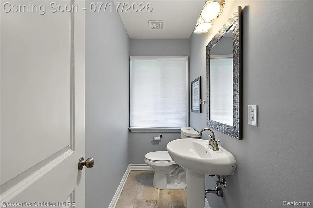 18244 Beverly Road Beverly Hills Village MI 48025