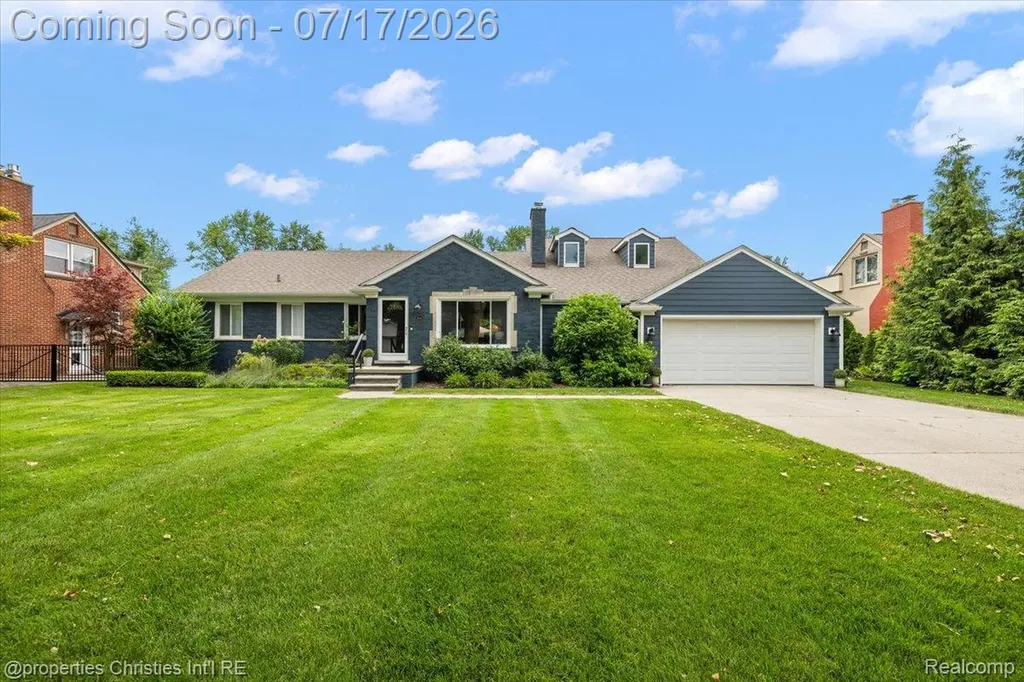 18244 Beverly Road Beverly Hills Village MI 48025