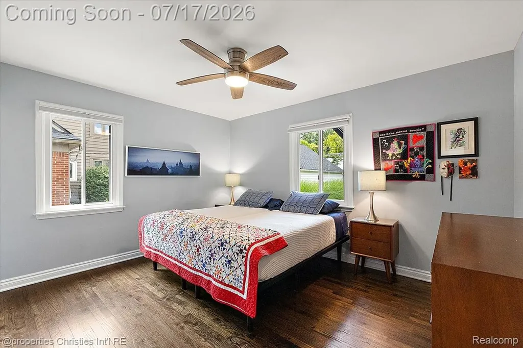 18244 Beverly Road Beverly Hills Village MI 48025