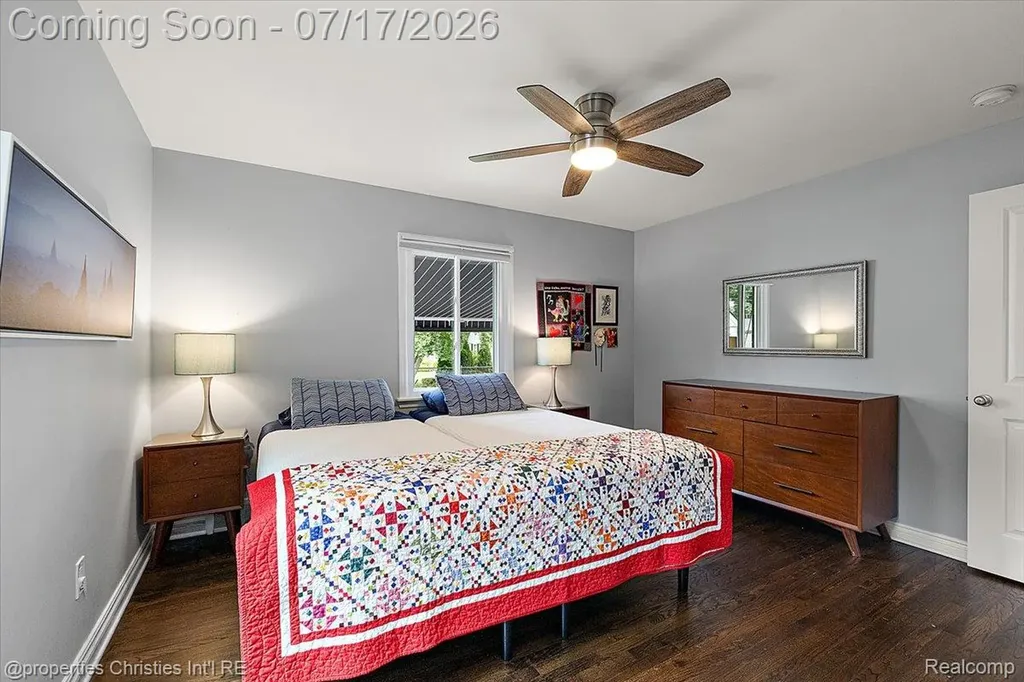 18244 Beverly Road Beverly Hills Village MI 48025