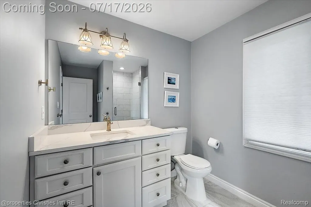 18244 Beverly Road Beverly Hills Village MI 48025