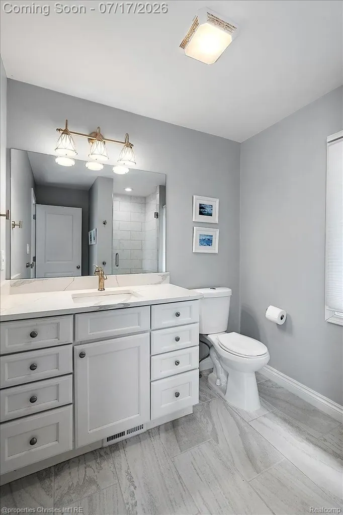 18244 Beverly Road Beverly Hills Village MI 48025