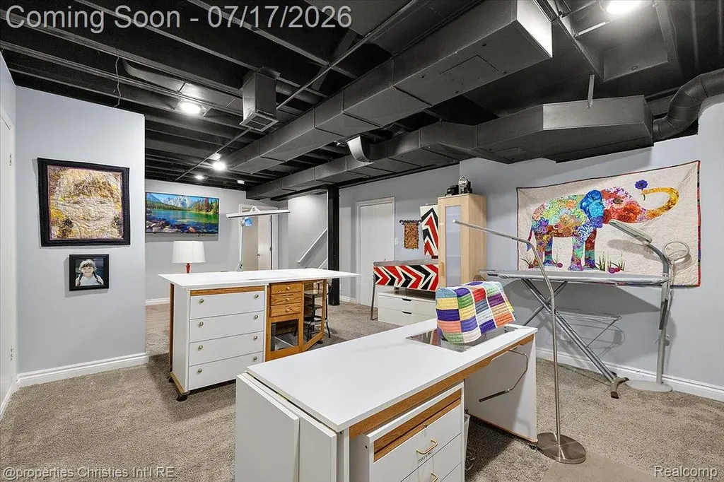 18244 Beverly Road Beverly Hills Village MI 48025