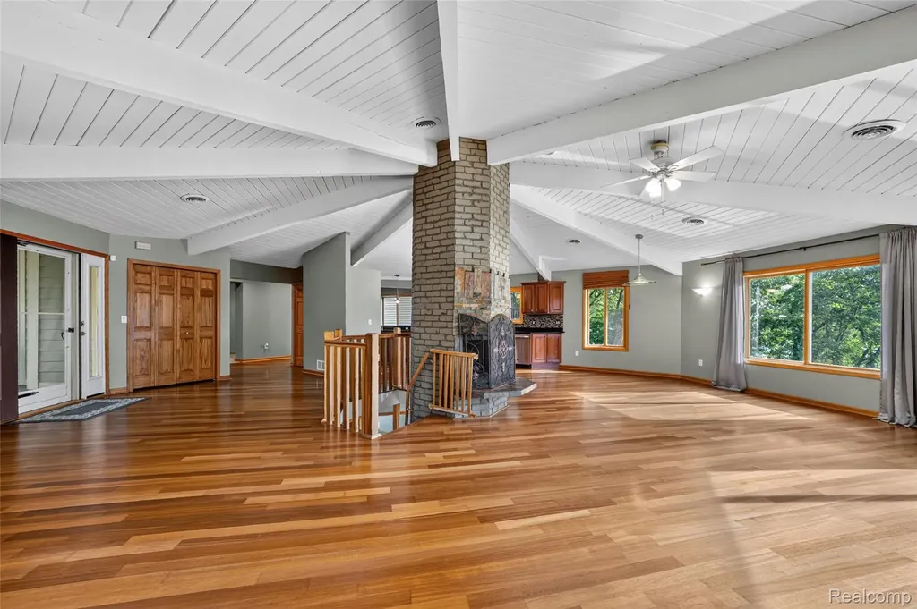 8516 Thendara Boulevard Independence Charter Township MI 48348