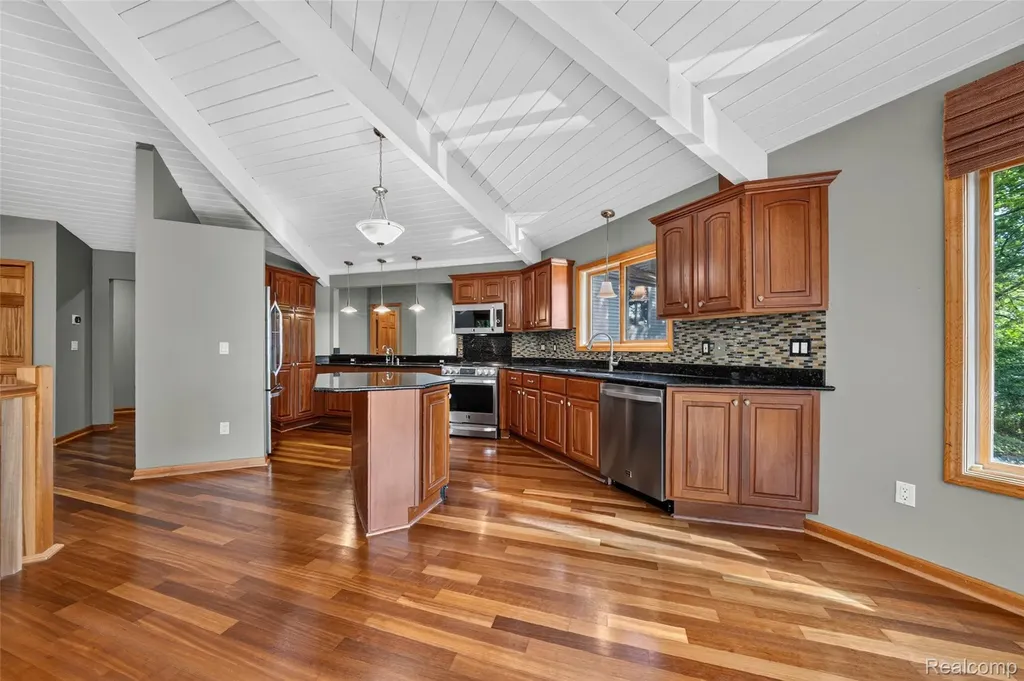 8516 Thendara Boulevard Independence Charter Township MI 48348