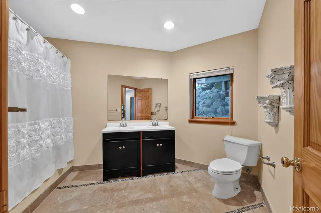 8516 Thendara Boulevard Independence Charter Township MI 48348